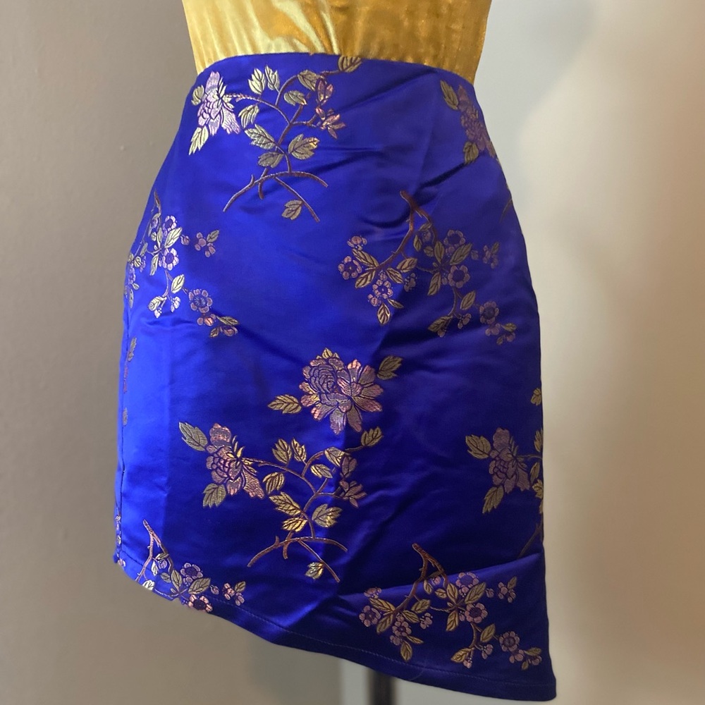 About Us “Elsa” Asymmetrical Mini Skirt Blue Satin with Floral Embroidery XS - Picture 6 of 7